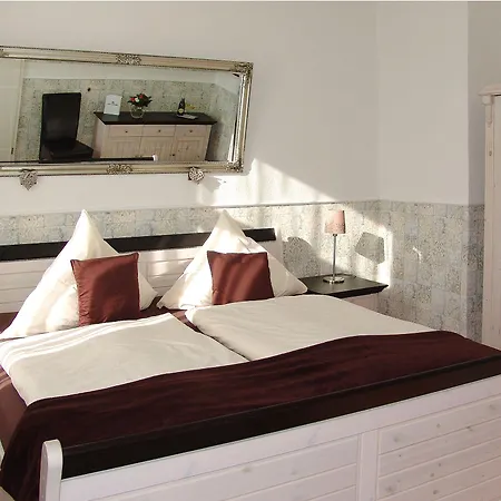 Garni Uttum 3*