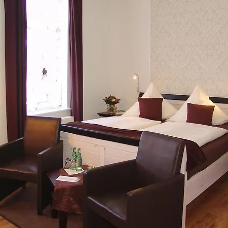 Garni Uttum 3*