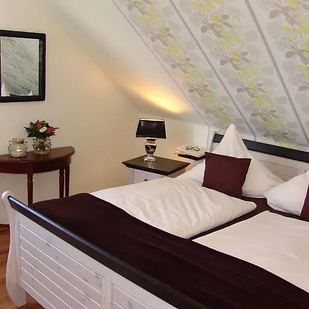 Garni Uttum Hotell 3*